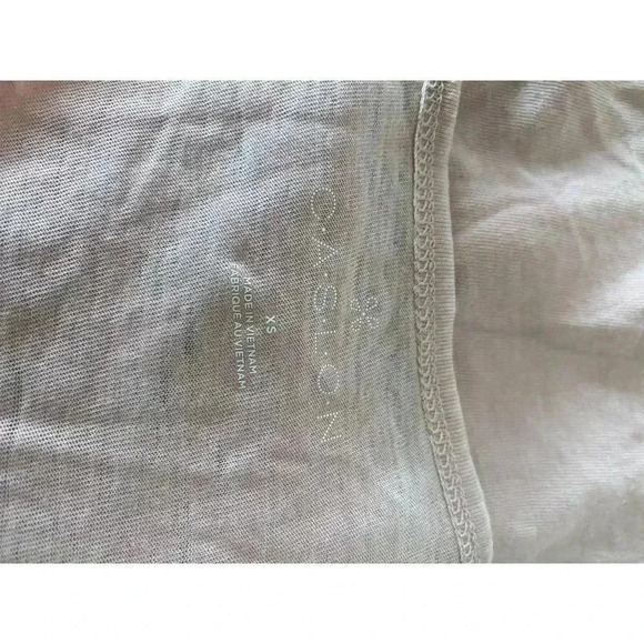 3/$25 Bundle of Women's  Tee shirt-size XS - Picture 6 of 8